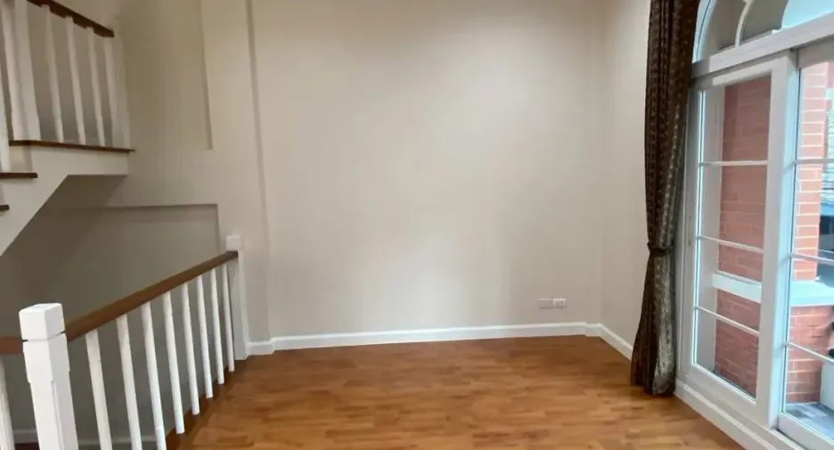 For rent 3 bedrooms townhouse in Bang Kapi, Bangkok