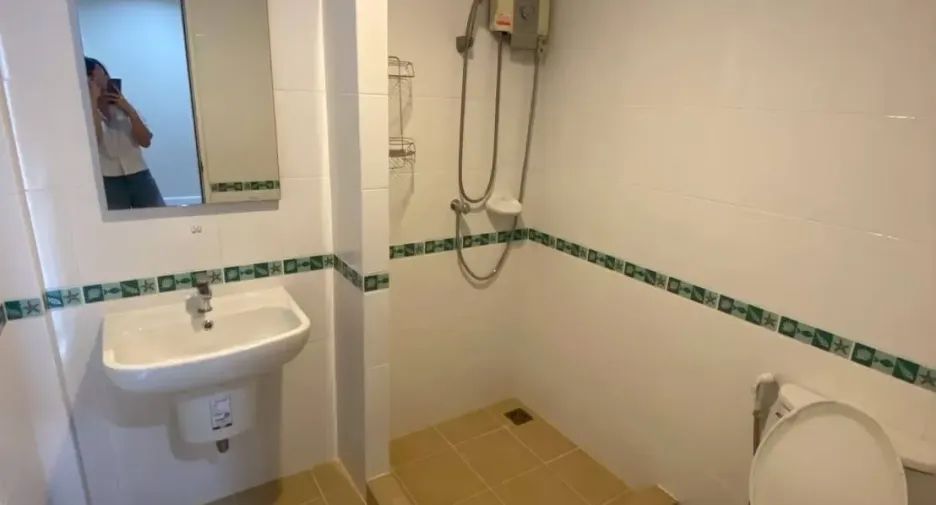 For rent 3 bedrooms townhouse in Bang Kapi, Bangkok