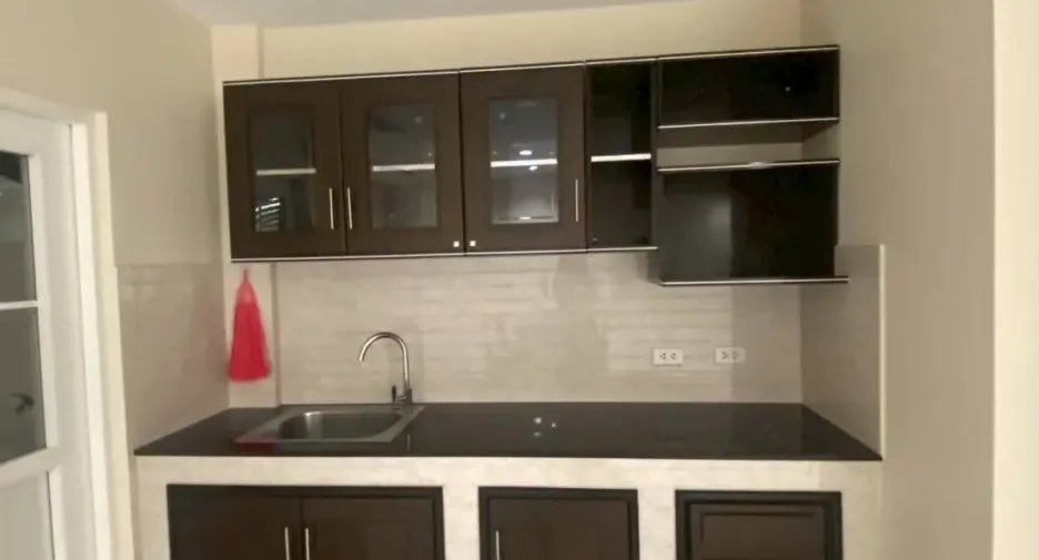 For rent 3 bedrooms townhouse in Bang Kapi, Bangkok