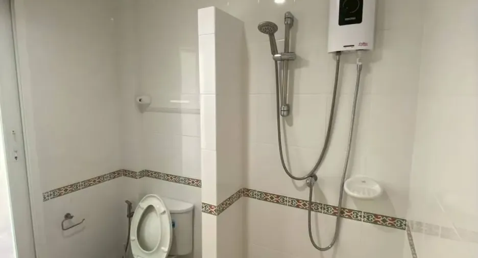 For rent 3 bedrooms townhouse in Bang Kapi, Bangkok