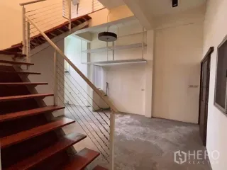 À louer entrepôt à Bang Phli, Samut Prakan