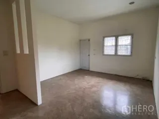 À louer entrepôt à Bang Phli, Samut Prakan
