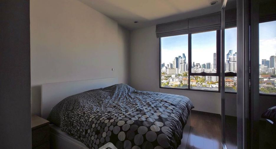 For sale 2 bedrooms condo in Yan Nawa, Bangkok