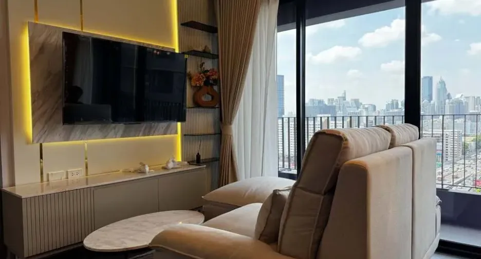 For rent 2 bedrooms condo in Khlong Toei, Bangkok