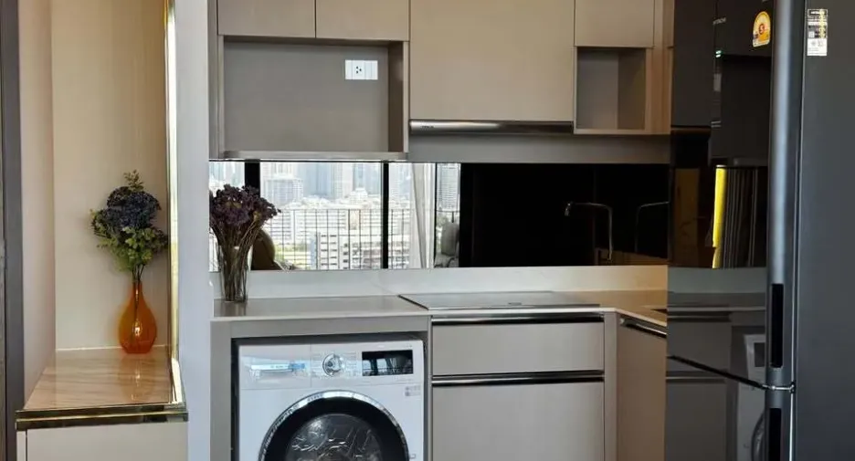 For rent 2 bedrooms condo in Khlong Toei, Bangkok