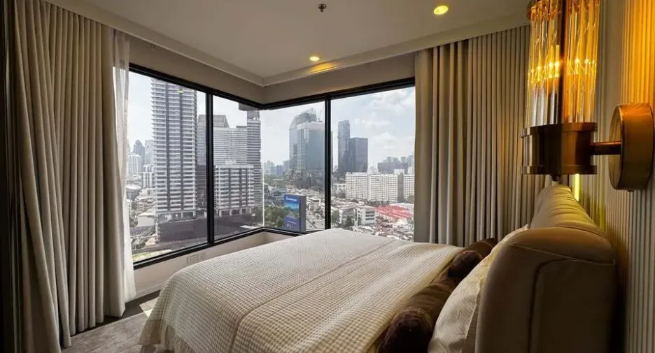 For rent 2 bedrooms condo in Khlong Toei, Bangkok