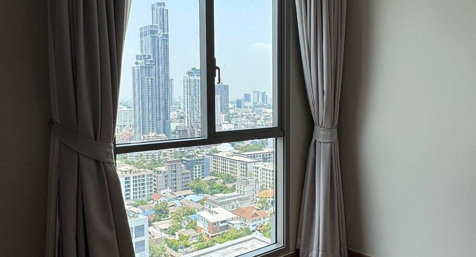 For rent 3 bedrooms condo in Watthana, Bangkok