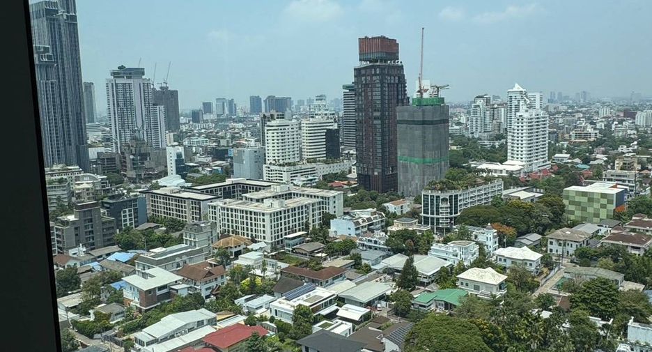 For rent 3 bedrooms condo in Watthana, Bangkok