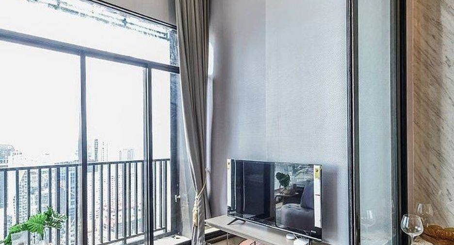 For rent 2 bedrooms condo in Ratchathewi, Bangkok