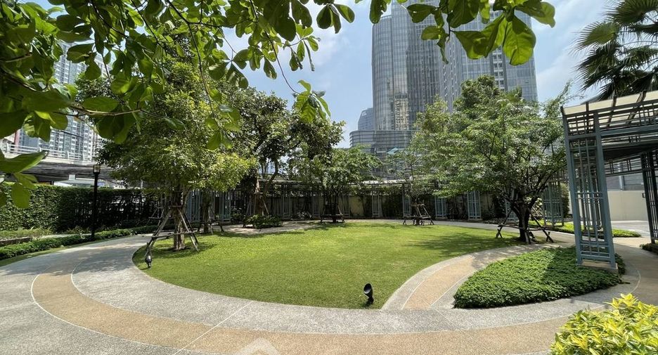 For sale 2 bedrooms condo in Watthana, Bangkok