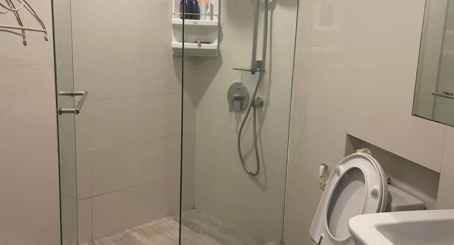 Condo en venta de 3 habitaciones en Khlong Toei, Bangkok