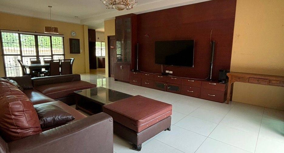 For sale 5 bedrooms house in Sattahip, Chonburi