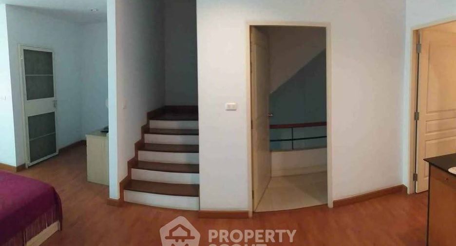 For sale 3 bedrooms townhouse in Prawet, Bangkok