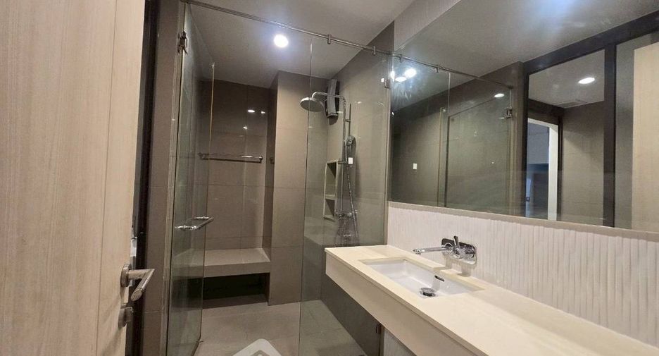 For sale 1 bed condo in Khlong Toei, Bangkok