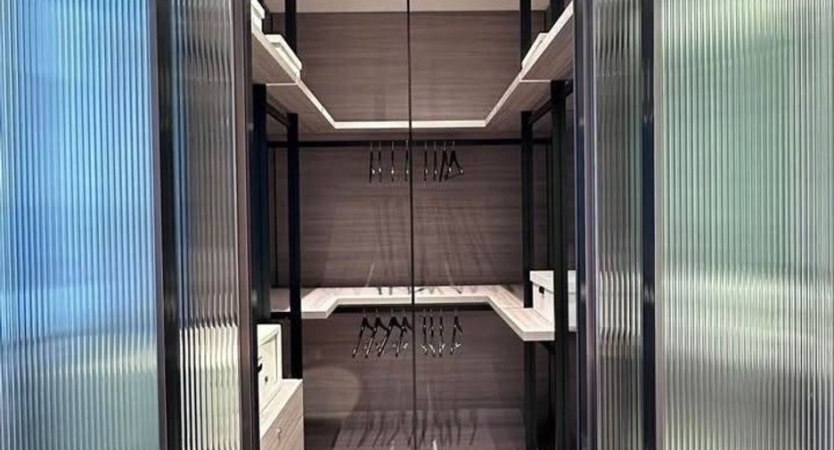 For sale 1 bed condo in Pathum Wan, Bangkok
