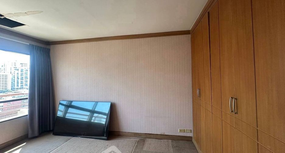 For sale 1 bed condo in Khlong Toei, Bangkok