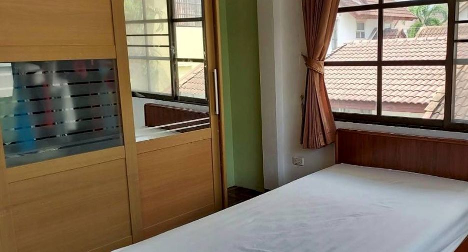 À vendre 3 chambres maison à Si Racha, Chonburi