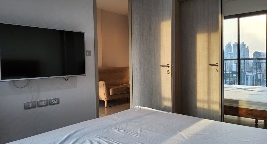 For sale 1 bed condo in Khlong Toei, Bangkok