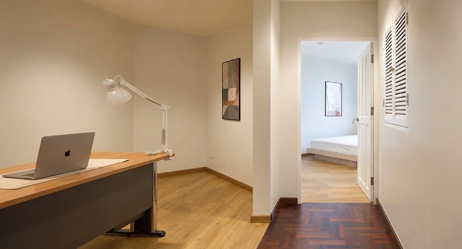 For rent 3 bedrooms apartment in Chatuchak, Bangkok
