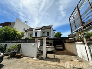 For sale 5 bedrooms house in Huai Khwang, Bangkok