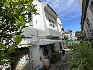 For sale 5 bedrooms house in Huai Khwang, Bangkok