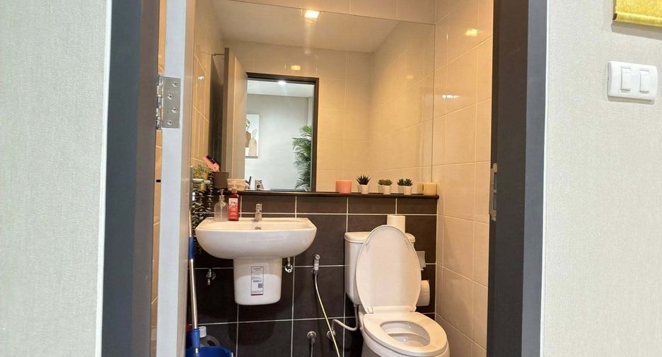 For rent 3 bedrooms house in Lat Phrao, Bangkok