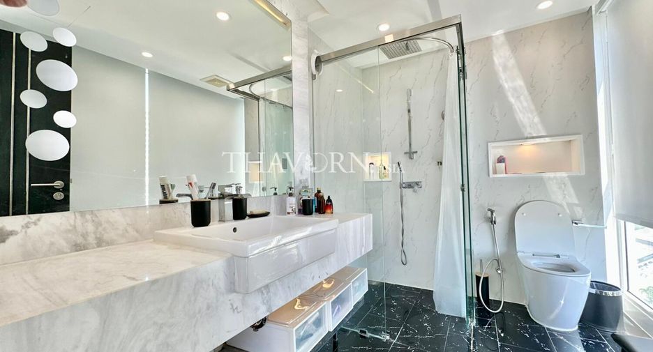 Condo en venta de 2 habitaciones en Pratumnak, Pattaya