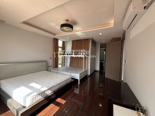For sale 4 bedrooms house in Jomtien, Pattaya