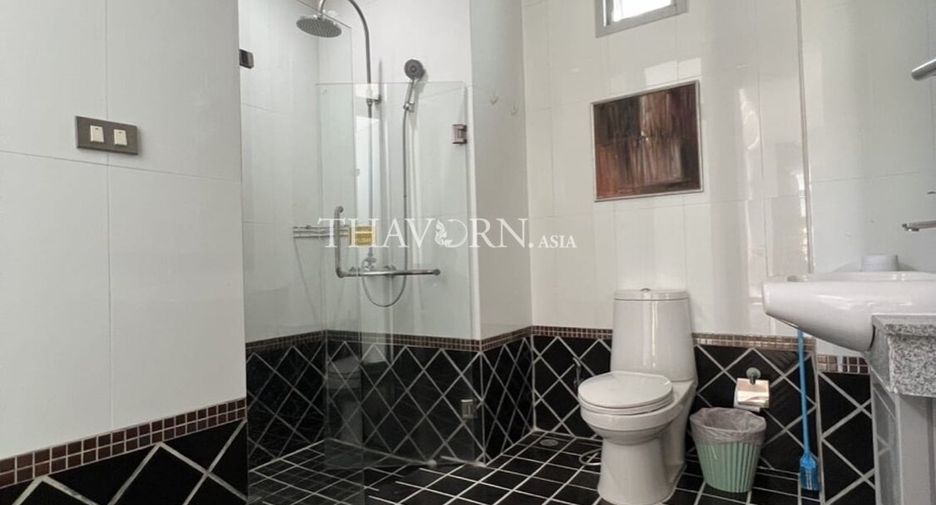 For sale 4 bedrooms house in Sattahip, Chonburi