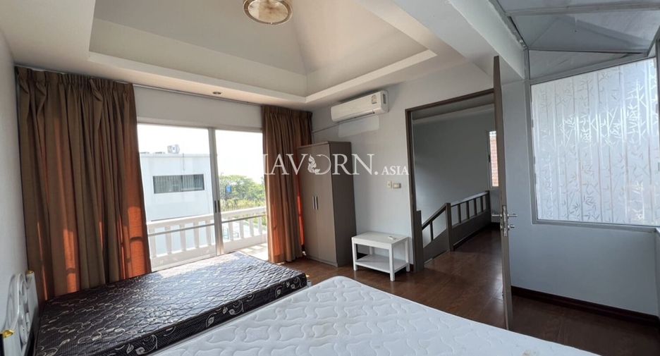 For sale 4 bedrooms house in Sattahip, Chonburi