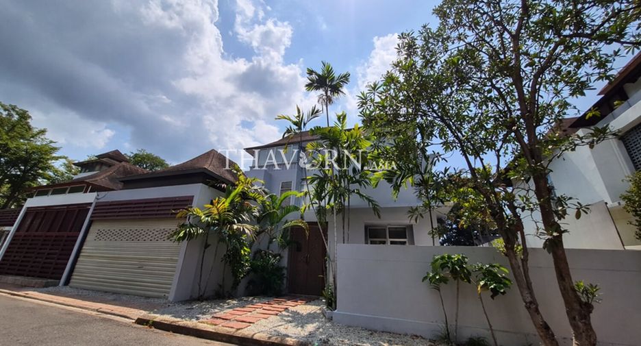For sale 4 bedrooms house in Sattahip, Chonburi