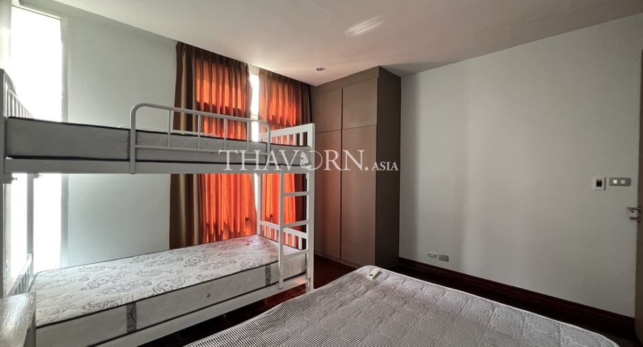 For sale 4 bedrooms house in Sattahip, Chonburi