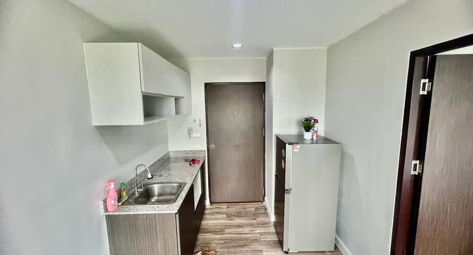 For sale 1 bed condo in Si Racha, Chonburi