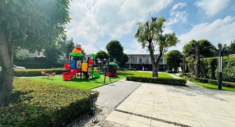 For sale 3 bedrooms townhouse in Sai Mai, Bangkok