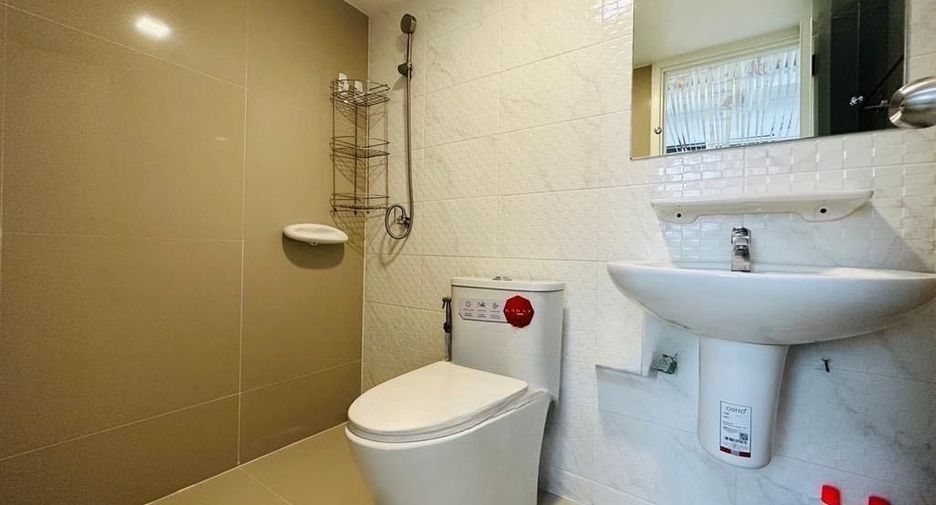 For sale 3 bedrooms townhouse in Sai Mai, Bangkok