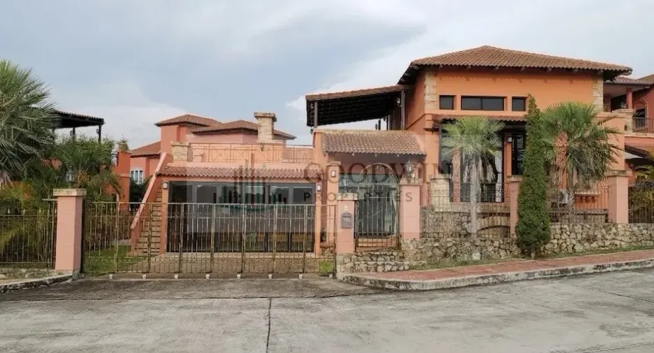 For rent 2 bedrooms house in East Pattaya, Pattaya