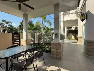 À louer 4 chambres maison à Bang Lamung, Chonburi