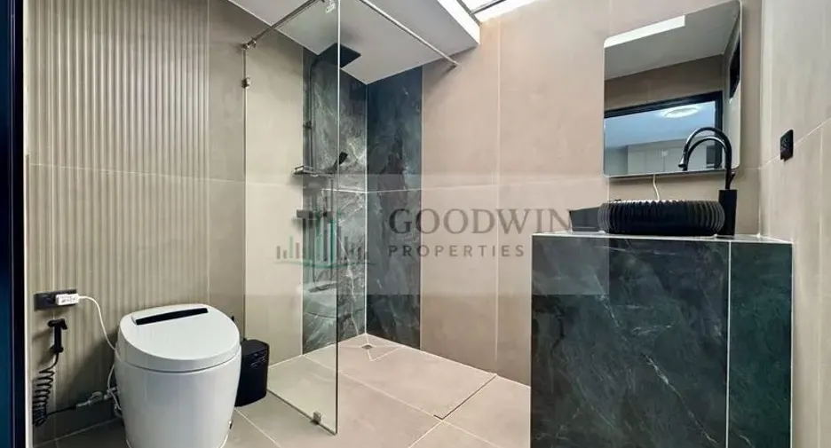 For sale 5 bedrooms house in Bang Lamung, Chonburi