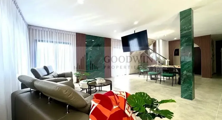 For sale 5 bedrooms house in Bang Lamung, Chonburi