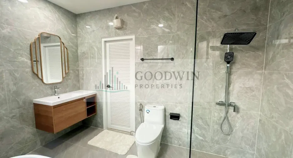 Haus zum Kauf mit 4 Zimmer in Bang Lamung, Chonburi