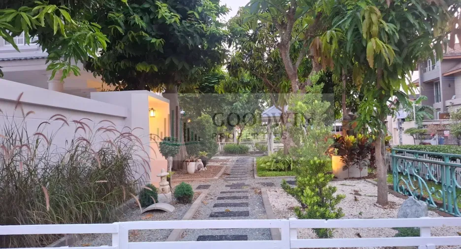 Haus zum Kauf mit 4 Zimmer in Bang Lamung, Chonburi
