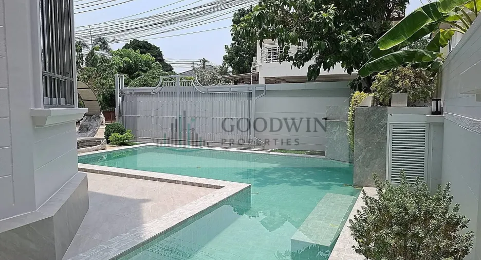 Haus zum Kauf mit 4 Zimmer in Bang Lamung, Chonburi