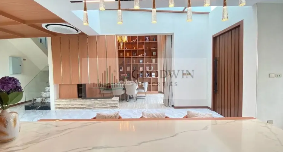 Casa en venta de 5 habitaciones en Bang Lamung, Chonburi