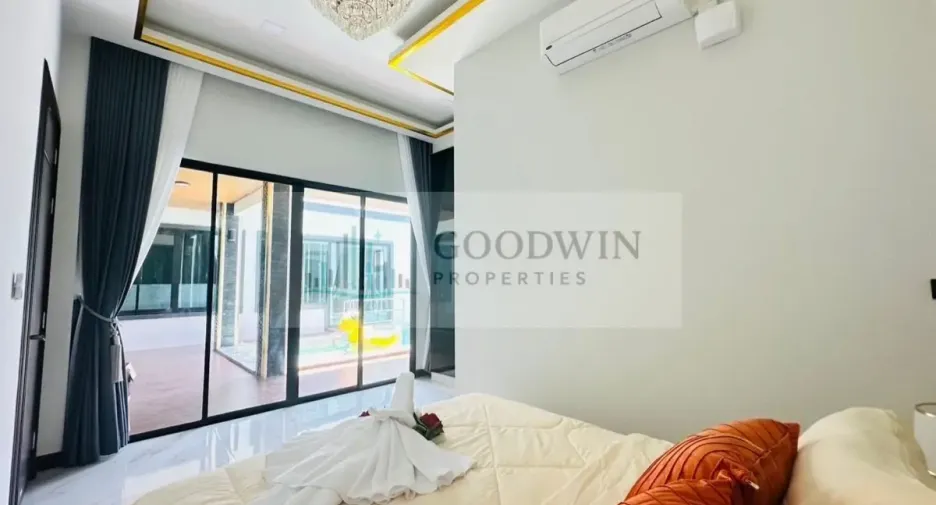 For sale 3 bedrooms condo in East Pattaya, Pattaya