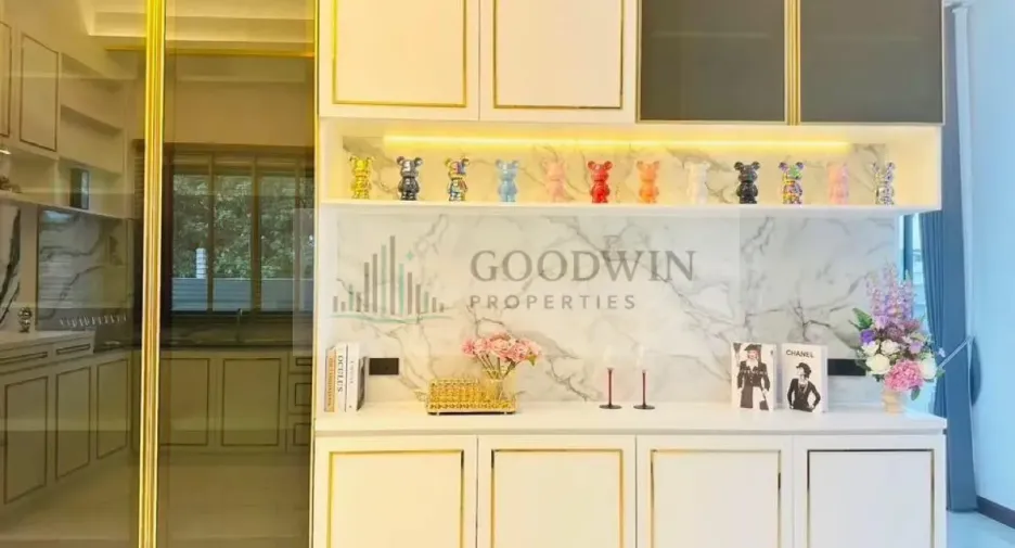 For sale 3 bedrooms condo in East Pattaya, Pattaya