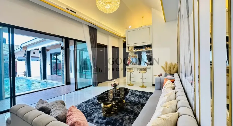 For sale 3 bedrooms condo in East Pattaya, Pattaya