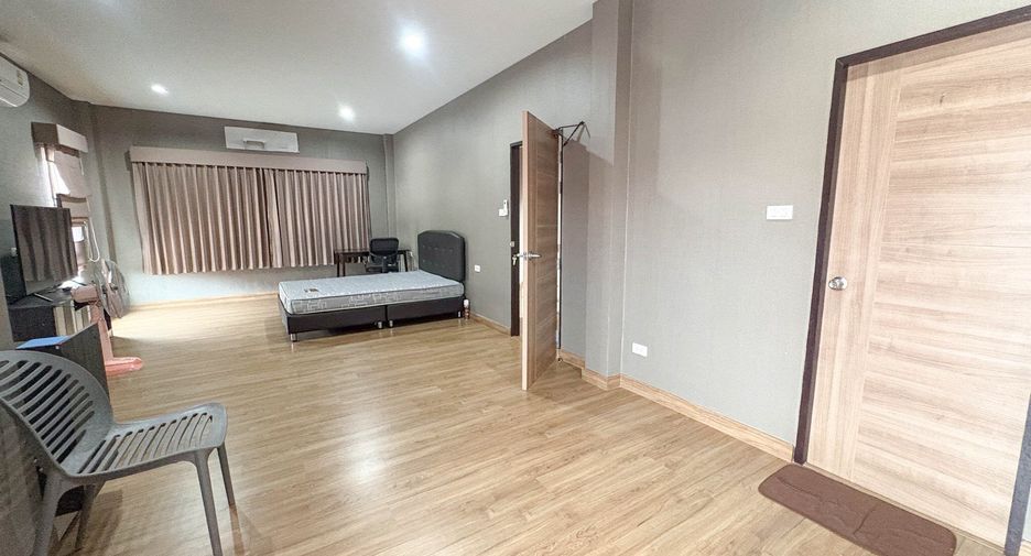 Casa en alquiler de 6 habitaciones en San Kamphaeng, Chiang Mai
