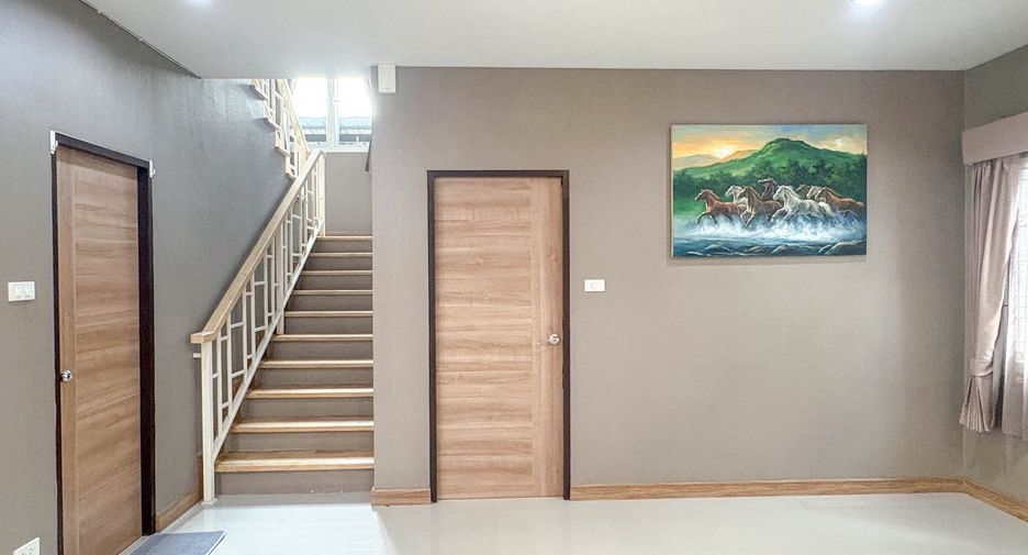 Casa en alquiler de 6 habitaciones en San Kamphaeng, Chiang Mai