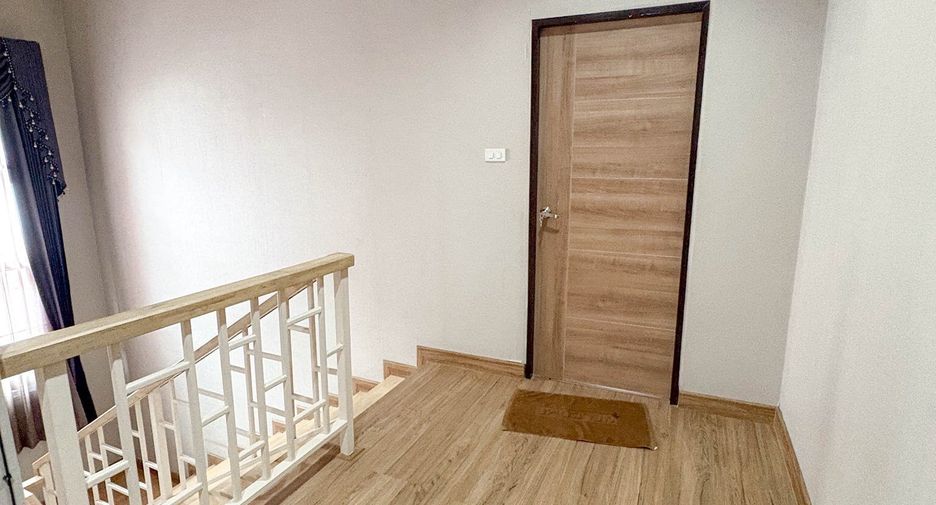 Casa en alquiler de 6 habitaciones en San Kamphaeng, Chiang Mai