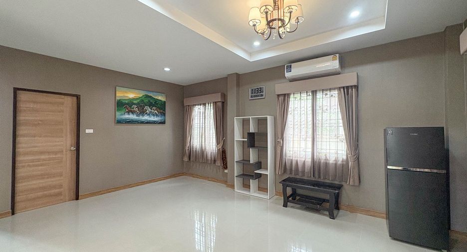 Casa en alquiler de 6 habitaciones en San Kamphaeng, Chiang Mai